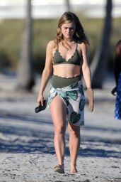 Melissa Roxburgh in a Green Bikini 01/29/2019