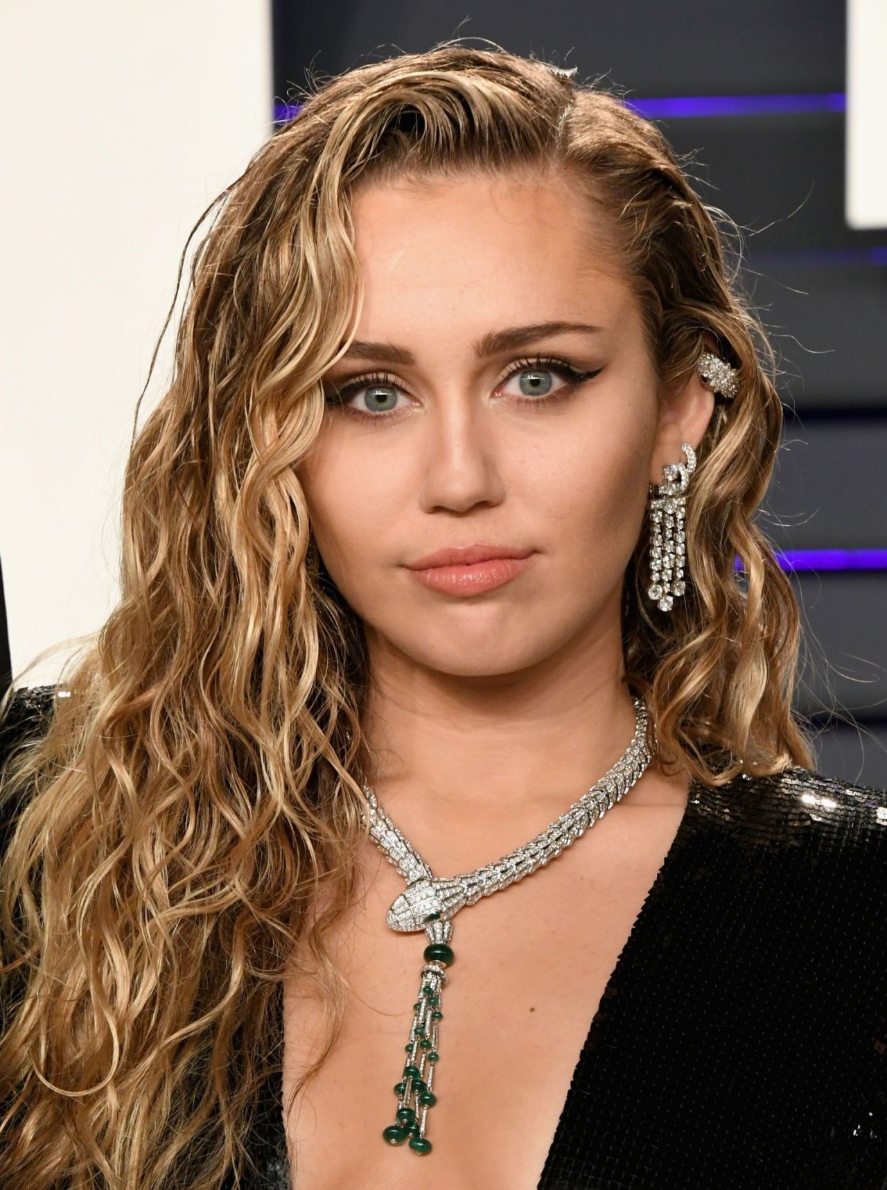 Miley Cyrus – 2019 Vanity Fair Oscar Party • CelebMafia