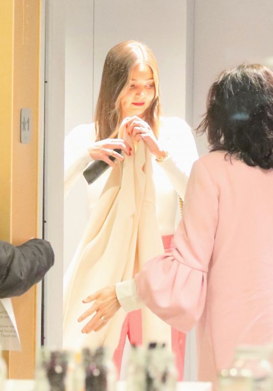 Miranda Kerr - Promoting Her Kira Organics Pop in LA 02/13/2019
