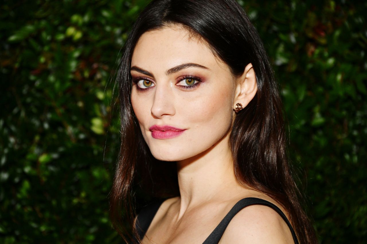 Phoebe Tonkin – Charles Finch & CHANEL Pre-Oscar Awards 2019 Dinner •  CelebMafia