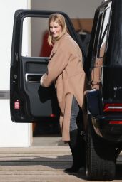 Rosie Huntington-Whiteley - Visits a Friend in Beverly Hills 02/21/2019