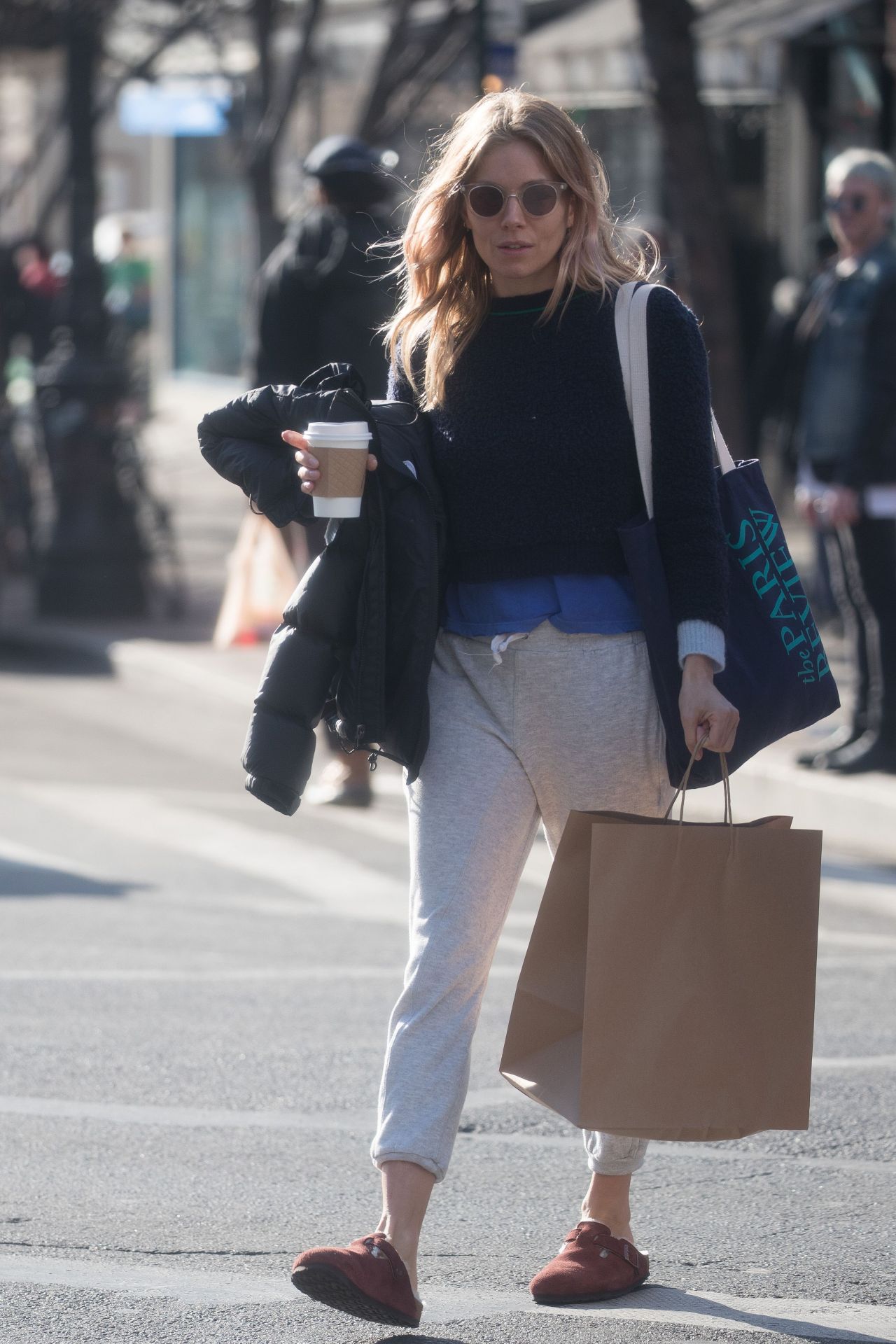 Sienna Miller Street Style - New York City 02/15/2019 • CelebMafia