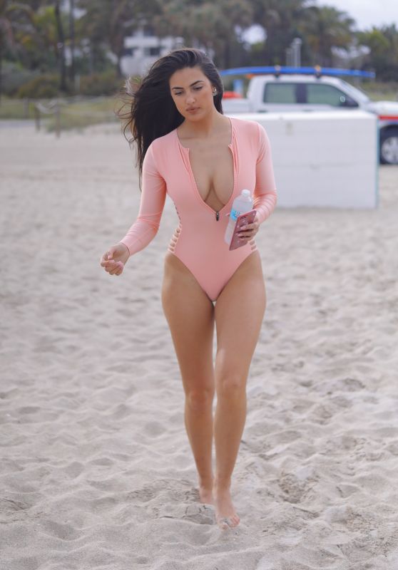 Tao Wickrath in Swimsuit on the Beach in Miami 02/11/2019