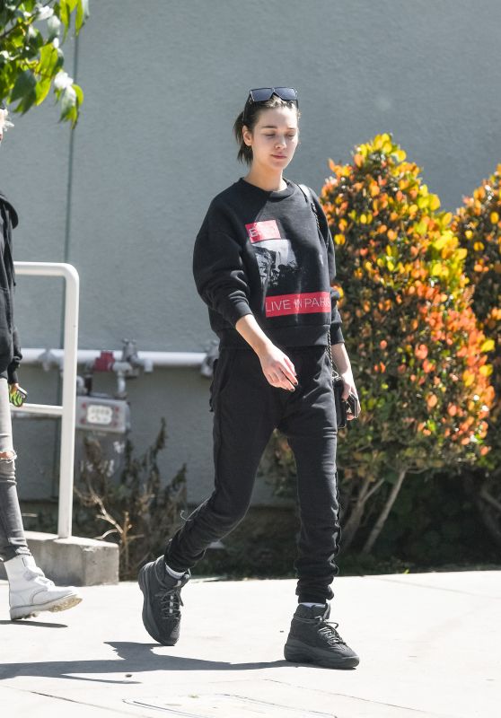 Amanda Steele - Out in Los Angeles 03/26/2019
