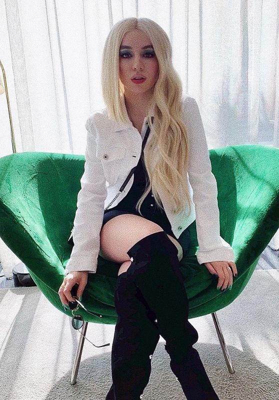 Ava Max - Personal Pics and Video 03/09/2019