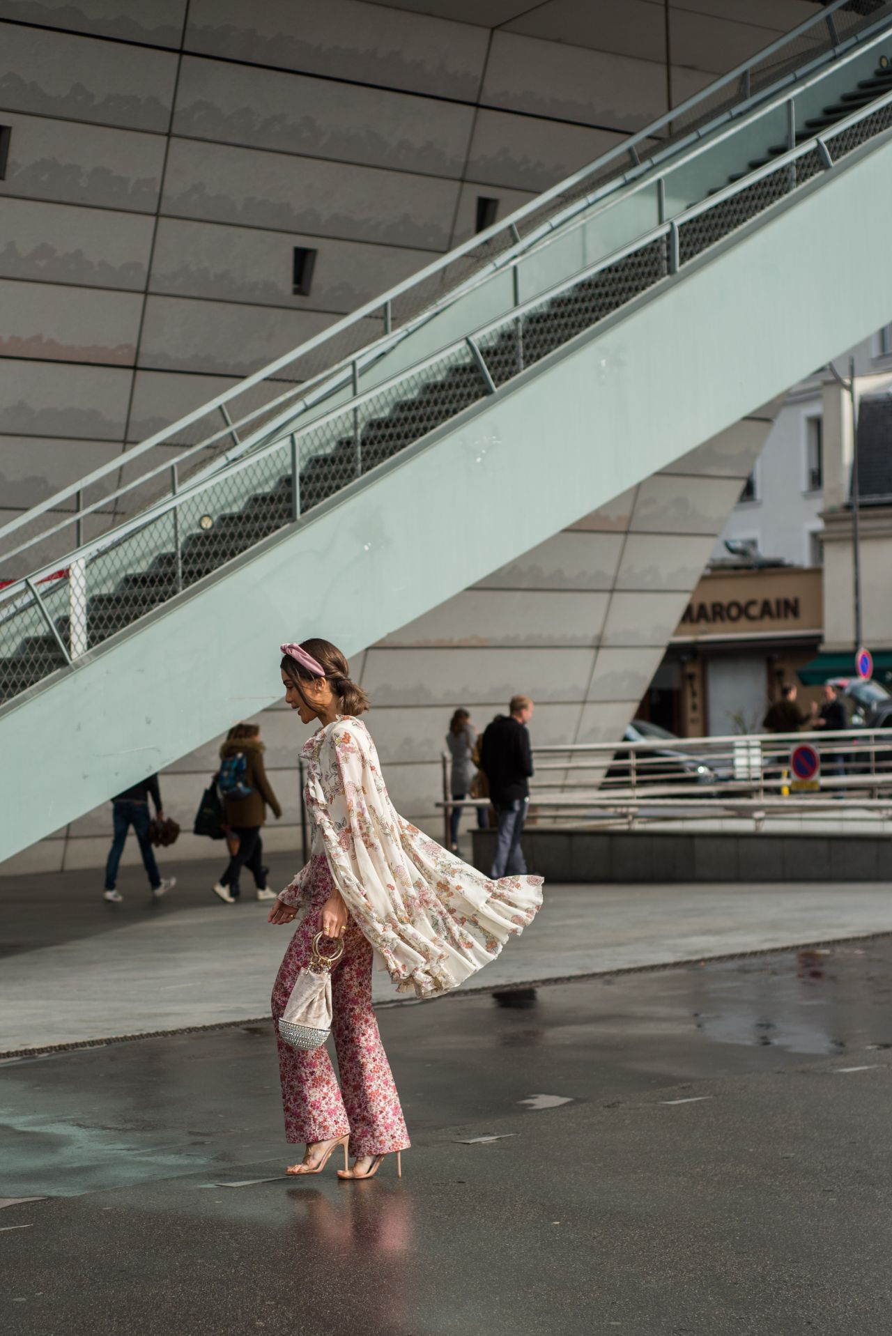 Street style, Camila Coelho arriving at Giambattista Valli Spring Summer  2022 show, held at Musee Art Moderne, Paris, France, on October 4, 2021.  Photo by Marie-Paola Bertrand-Hillion/ABACAPRESS.COM Stock Photo - Alamy