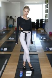 Charlotte McKinney at a Yoga Class 03/11/2019