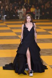 Gigi Hadid Walks Off-White Fashion Show in Paris 02/28/2019