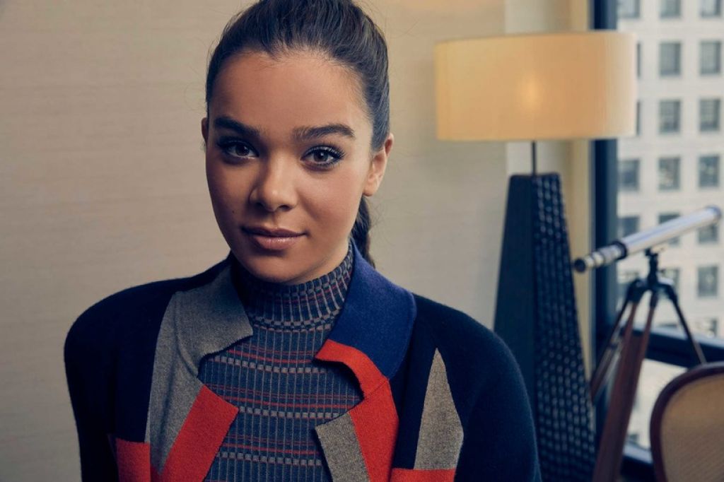 Hailee Steinfeld Photoshoot 03/25/2019 • CelebMafia