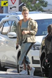 Hailey Rhode Bieber Street Fashion 03/24/2019