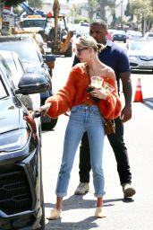 Hailey Rhode Bieber Street Style 03/25/2019