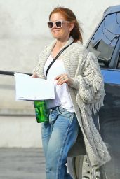 Isla Fisher - Running Errands in West Hollywood 03/04/2019