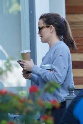 Jennifer Garner - Getting Coffee in Brentwood 03/25/2019