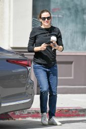Jennifer Garner - Out in Studio City 03/09/2019