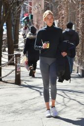 Karlie Kloss in Gym Ready Outfit 03/12/2019