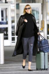 Karlie Kloss in Travel Outfit 03/06/2019