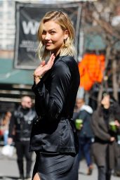 Karlie Kloss Style and Fashion - Soho in New York City 03/11/2019