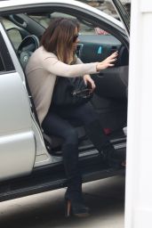 Kate Beckinsale - Arriving Back Home in Los Angeles 03/19/2019