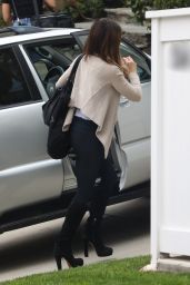 Kate Beckinsale - Arriving Back Home in Los Angeles 03/19/2019