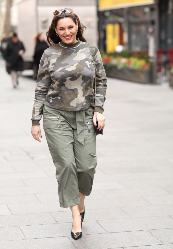Kelly Brook Casual Style 03/13/2019