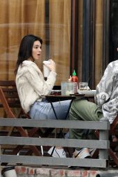 Kendall Jenner - Has Lunch in LA 03/05/2019