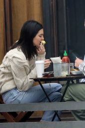 Kendall Jenner - Has Lunch in LA 03/05/2019