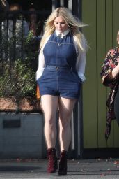 Kesha at The Rose Cafe in Venice 03/25/2019