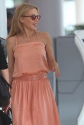 Kylie Minogue - Perth Airport 03/10/2019 • CelebMafia