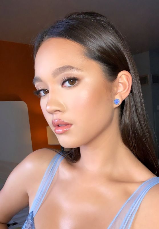 Lily Chee - Personal Pics 03/15/2019