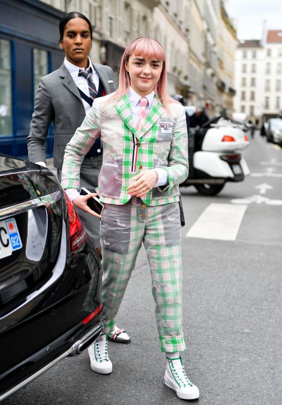 Maisie Williams - Outside the Thom Browne Fashion Show in Paris 03/03/2019