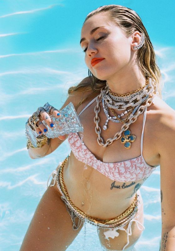 Miley Cyrus - Photoshoot March 2019