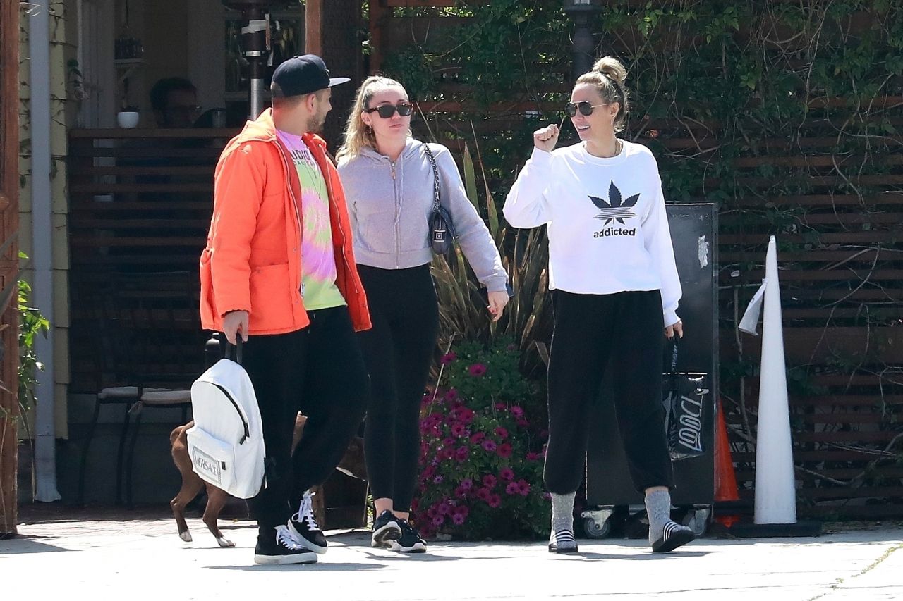 Miley Cyrus With Her Mom - SunCafe Organic in Studio City 03/22/2019