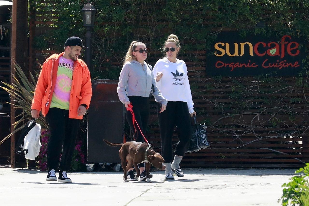 Miley Cyrus With Her Mom - SunCafe Organic in Studio City 03/22/2019