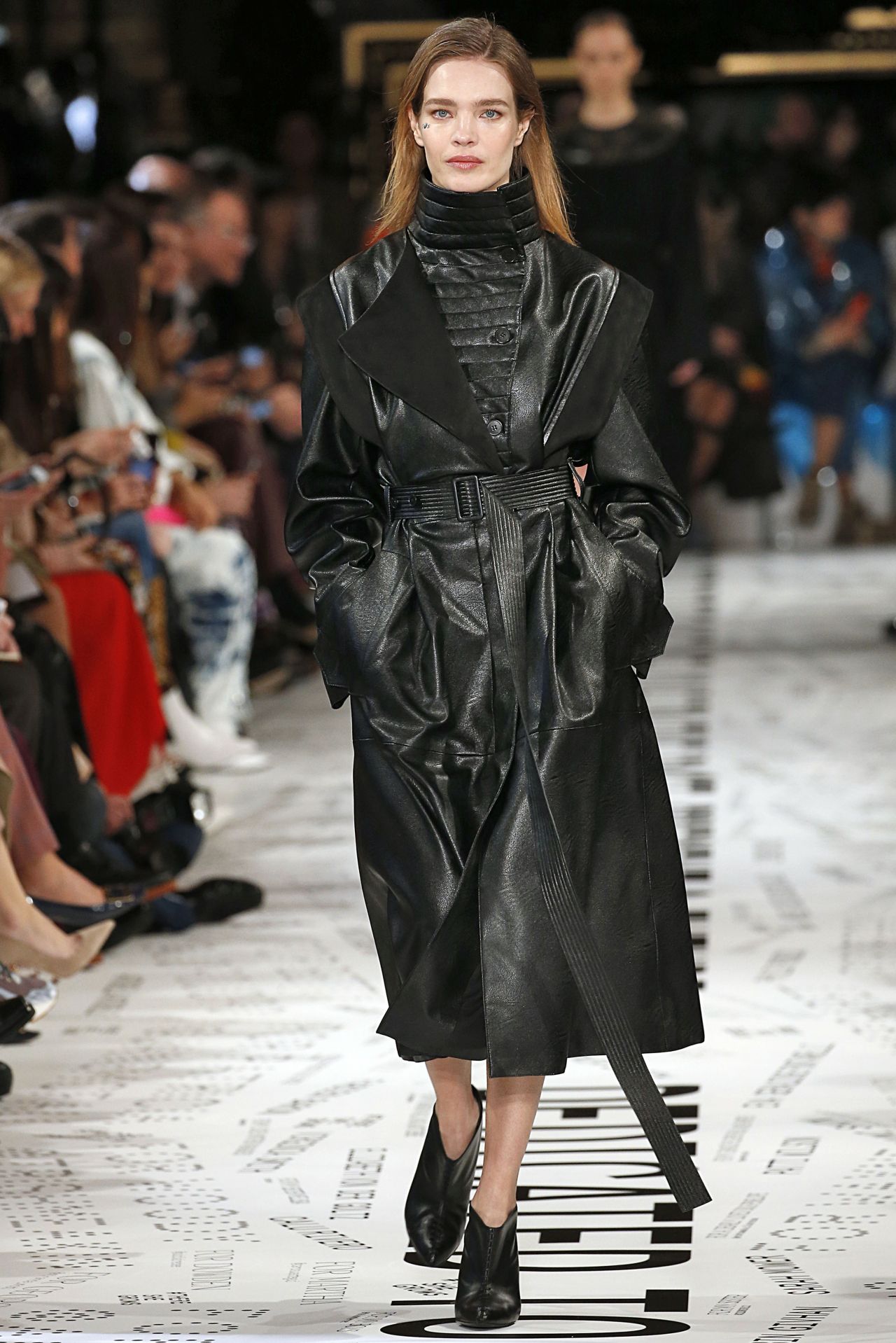 Natalia Vodianova Walks Stella McCartney Fashion Show in Paris 03/04 ...