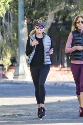 Reese Witherspoon - Out Jogging in Los Angeles 03/15/2019