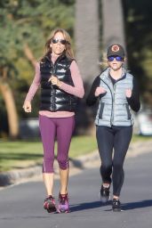 Reese Witherspoon - Out Jogging in Los Angeles 03/15/2019