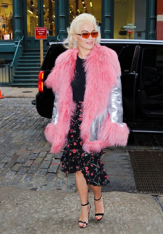 Rita Ora - Arrives at the 