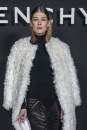 Rosamund Pike – Givenchy Fashion Fashion Show in Paris 03/03/2019