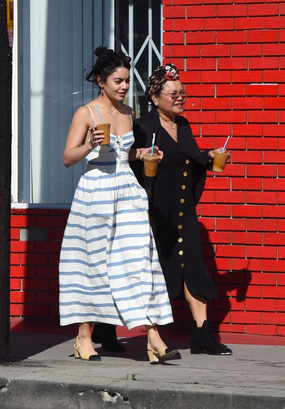 Vanessa Hudgens With Mom Gina in Los Angeles 03/16/2019