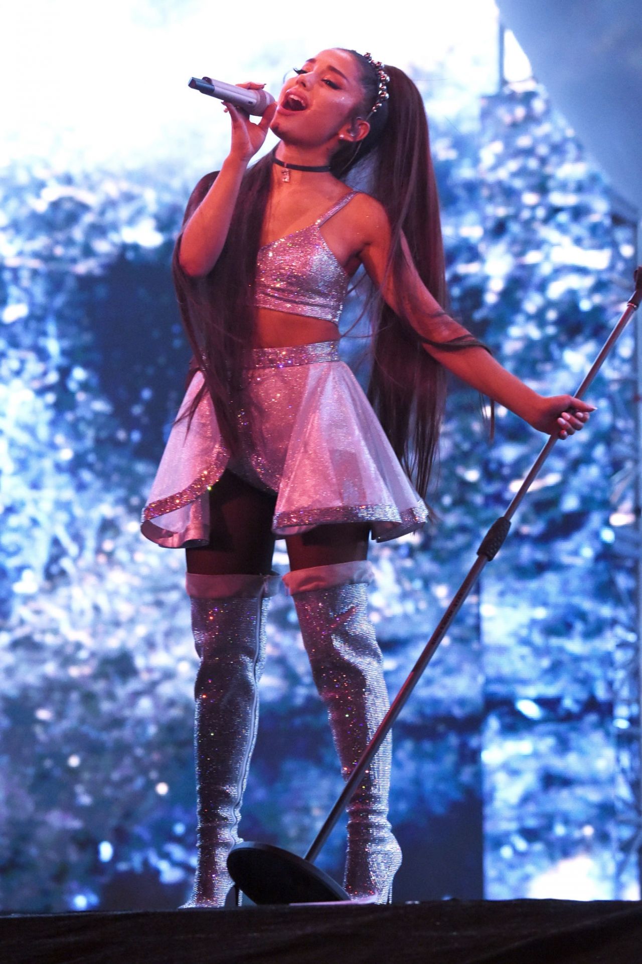 Ariana Grande - Performs on Stage at 2019 Coachella in Indio • CelebMafia