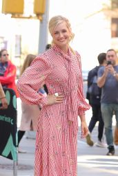 Beth Behrs - Outside BUILD Studios in NY 04/17/2019