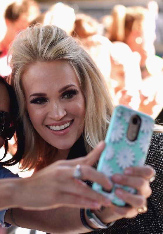 Carrie Underwood - Personal Pics 04/18/2019