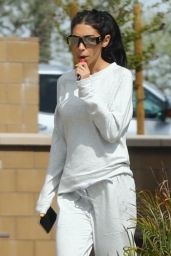 Chantel Jeffries - Stops for Burritos at Chipotle Mexican Grill in Palm Springs 04/15/2019