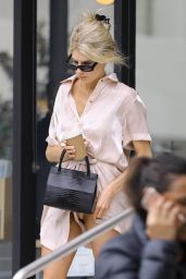 Charlotte McKinney - Out in Los Angeles 04/05/2019