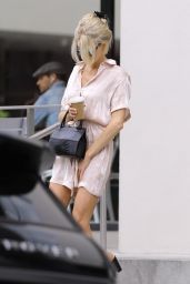 Charlotte McKinney - Out in Los Angeles 04/05/2019