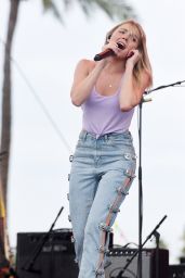 Danielle Bradbery - Performing at the Stagecoach Music Festival in Indio 04/28/2019