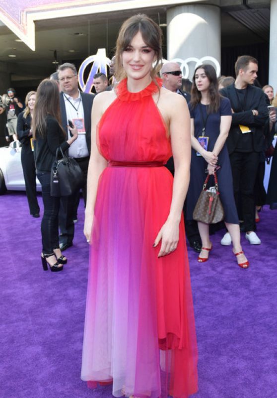 Elizabeth Henstridge – “Avengers: Endgame” Premiere in LA