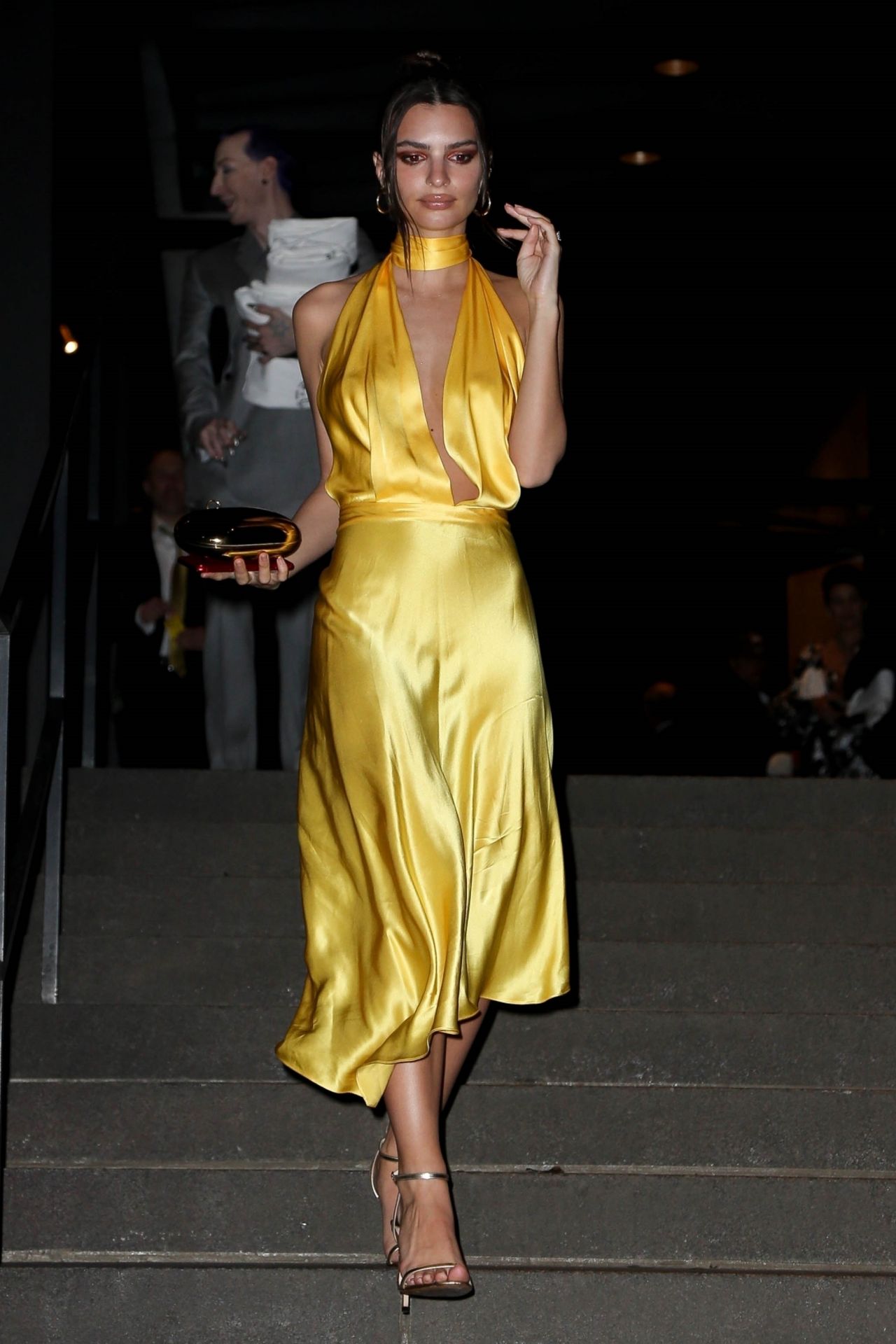 Emily Ratajkowski – Leaving Marc Jacobs Wedding Reception Party 04/06