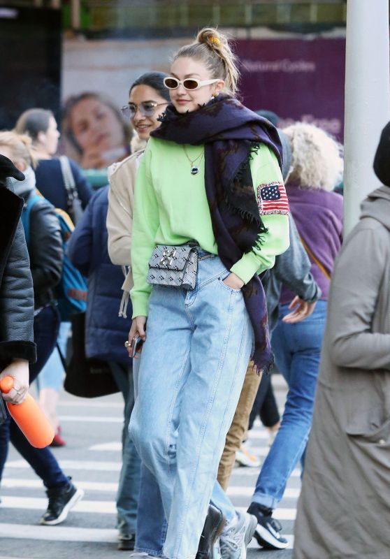 Gigi Hadid Street Style 04/17/2019