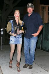Gwen Stefani and Blake Shelton - Out for Dinner at Craig